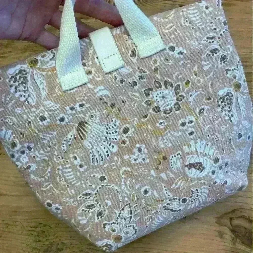 Insulated lunch bag